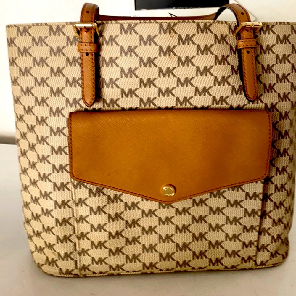 Michael Kors leather tote with matching wallet